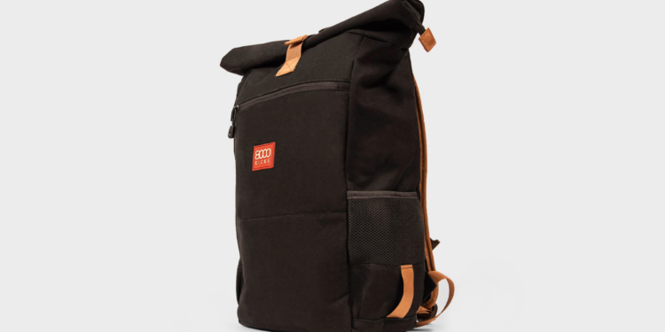 8000 kicks black bagpack